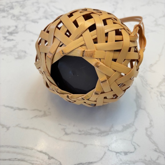 Japanese Handwoven Bamboo Basket Vase- Small Kago Ikebana vase - Picture 8 of 12